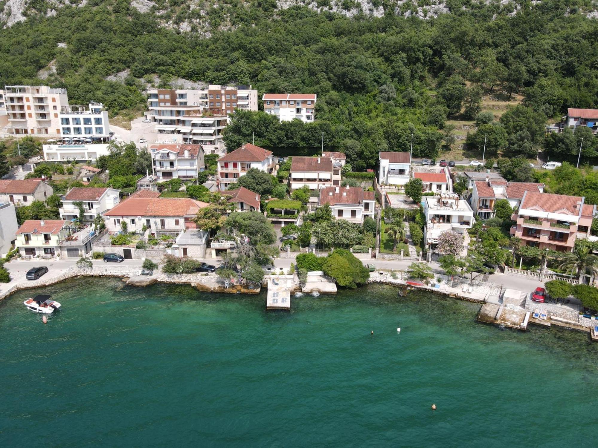 Montenegro Apartments - Private Beach Kotor Eksteriør billede
